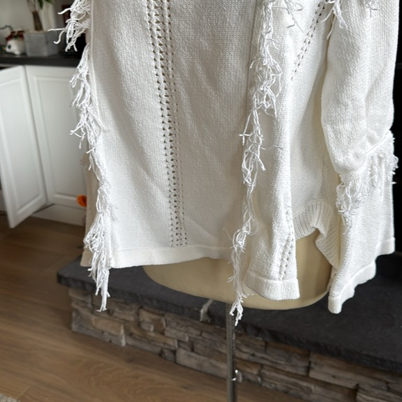 White Crow Treat me tender fringe knit sweater - Picture 8 of 10